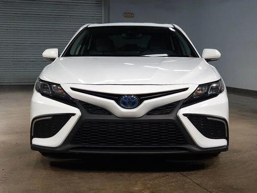 2024 Toyota Camry Hybrid SE