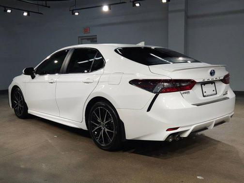 2024 Toyota Camry Hybrid SE