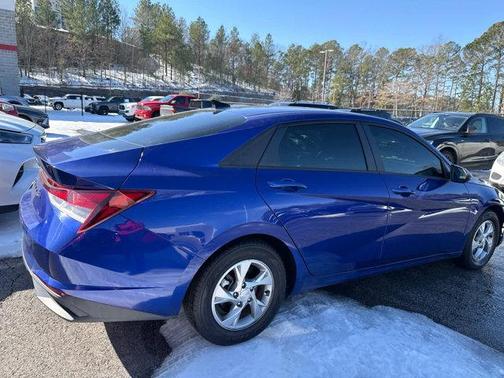 2021 Hyundai ELANTRA SE