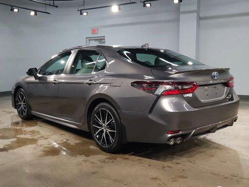 2024 Toyota Camry Hybrid SE