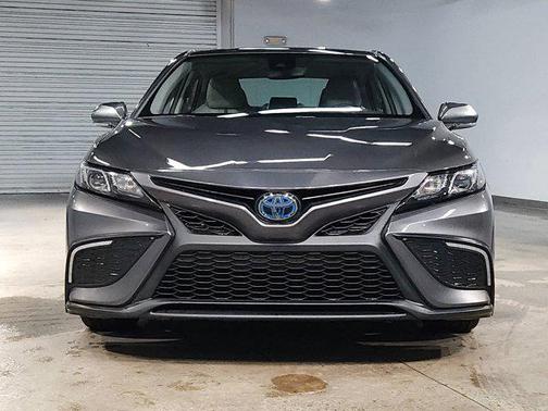 2024 Toyota Camry Hybrid SE