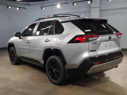 2025 Toyota RAV4 Hybrid SE