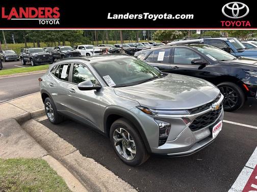 Sterling Gray Metallic 2025 Chevrolet Trax LT