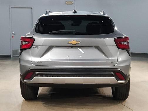 Sterling Gray Metallic 2025 Chevrolet Trax LT