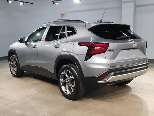 Sterling Gray Metallic 2025 Chevrolet Trax LT