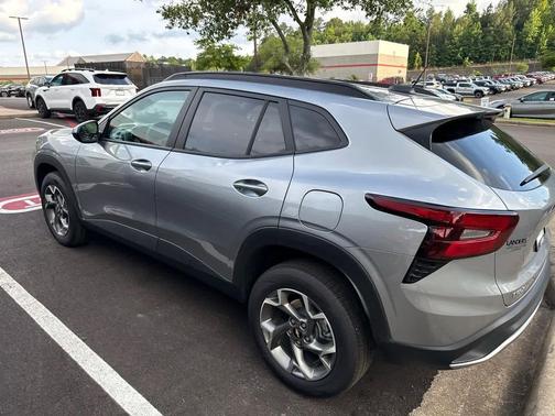 Sterling Gray Metallic 2025 Chevrolet Trax LT