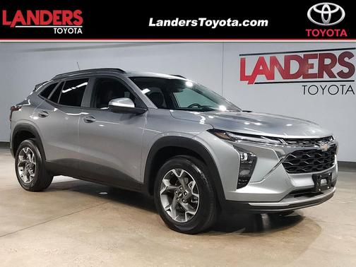 Sterling Gray Metallic 2025 Chevrolet Trax LT