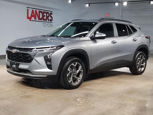 Sterling Gray Metallic 2025 Chevrolet Trax LT