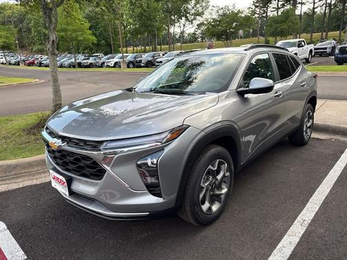 Sterling Gray Metallic 2025 Chevrolet Trax LT