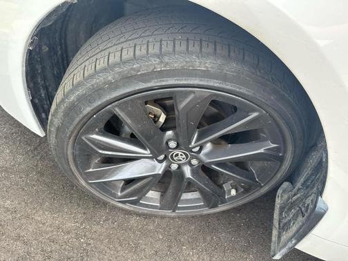 Ice Cap 2023 Toyota Corolla SE