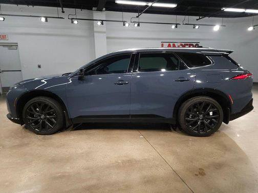 2025 Toyota Crown Signia Limited