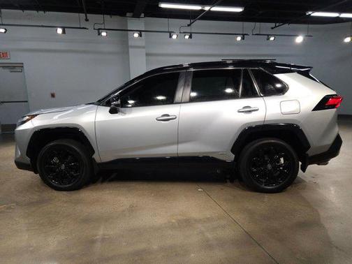 2022 Toyota RAV4 Hybrid SE