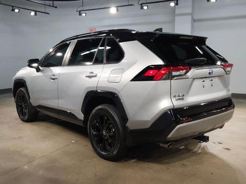 2022 Toyota RAV4 Hybrid SE