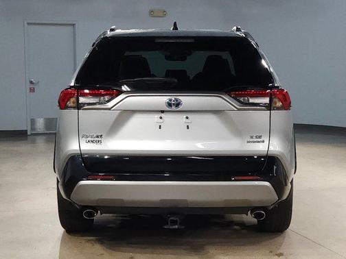 2022 Toyota RAV4 Hybrid SE