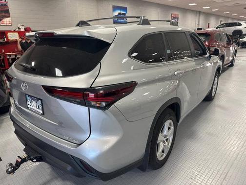 Celestial Silver Metallic 2024 Toyota Highlander LE