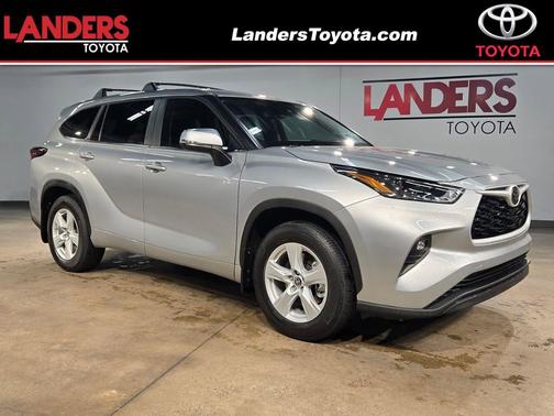 Celestial Silver Metallic 2024 Toyota Highlander LE