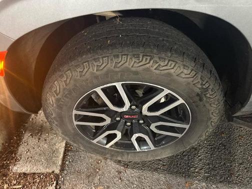 2024 GMC Yukon 4WD AT4