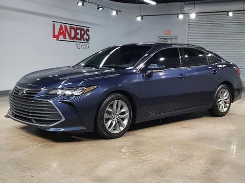 2019 Toyota Avalon XLE