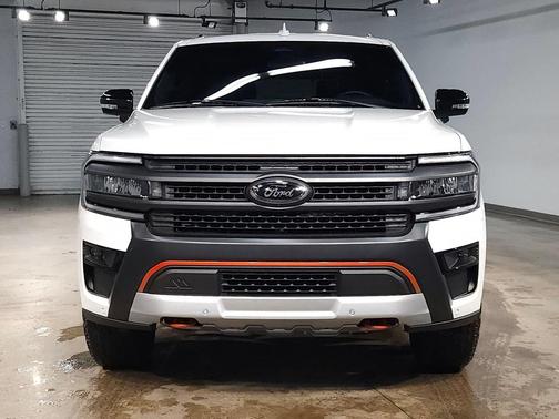 Star White Metallic Tri-Coat 2024 Ford Expedition Timberline
