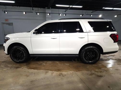 Star White Metallic Tri-Coat 2024 Ford Expedition Timberline