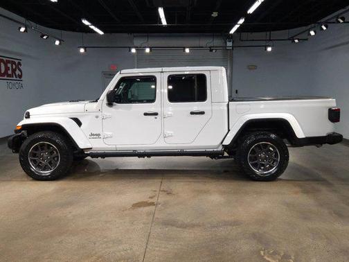 2022 Jeep Gladiator Overland
