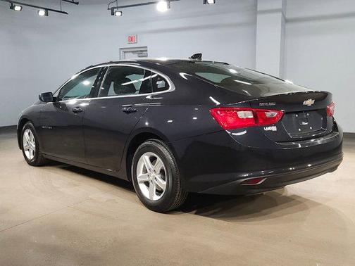Dark Ash Metallic 2023 Chevrolet Malibu FWD 1LT