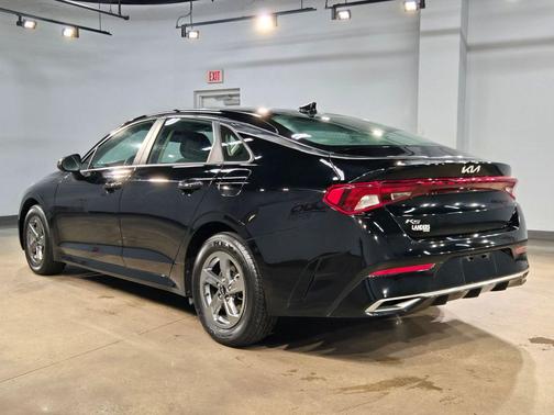 Ebony Black 2022 Kia K5 LXS