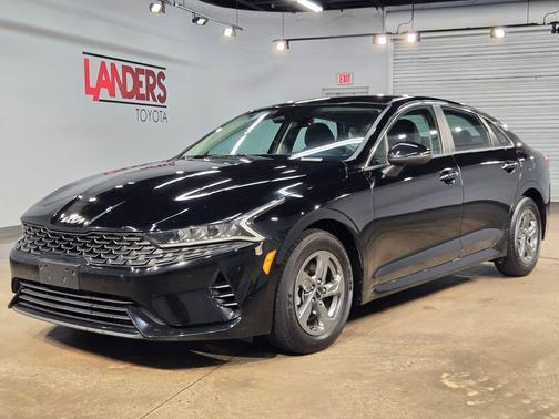 Ebony Black 2022 Kia K5 LXS