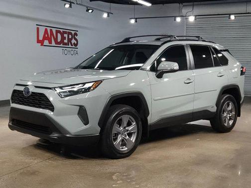 2022 Toyota RAV4 Hybrid XLE