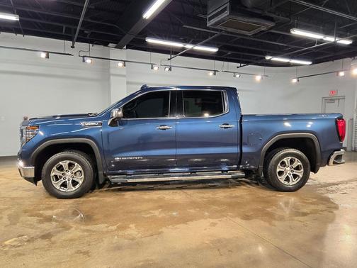 Pacific Blue Metallic 2022 GMC Sierra 1500 SLT