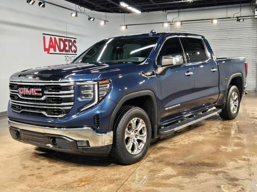 Pacific Blue Metallic 2022 GMC Sierra 1500 SLT