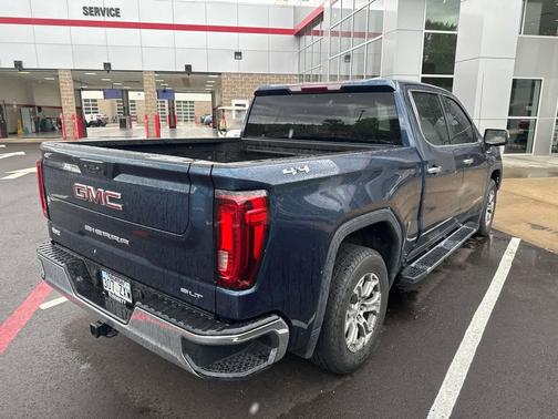 Pacific Blue Metallic 2022 GMC Sierra 1500 SLT