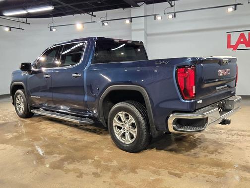 Pacific Blue Metallic 2022 GMC Sierra 1500 SLT