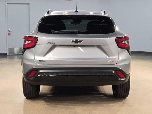 Sterling Gray Metallic 2025 Chevrolet Trax FWD 2RS