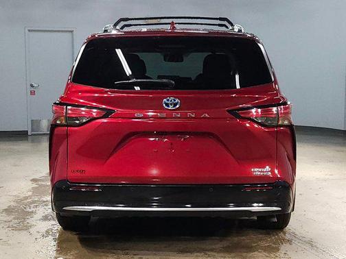 2024 Toyota Sienna Limited 7-Passenger