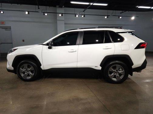 2022 Toyota RAV4 Hybrid LE