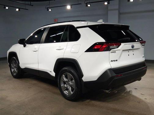 2022 Toyota RAV4 Hybrid LE