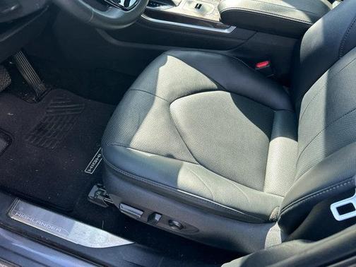 2023 Toyota Highlander Hybrid Limited