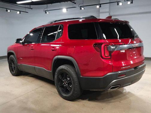 2023 GMC Acadia AWD AT4