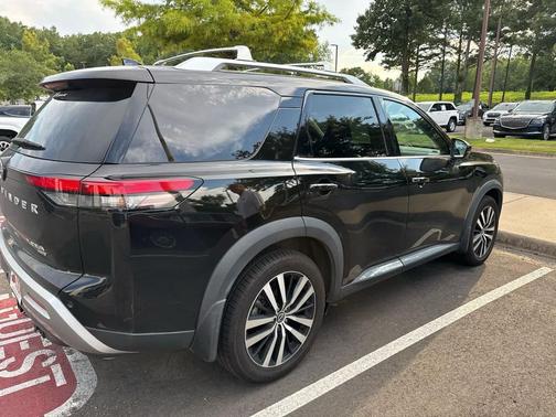 Super Black 2024 Nissan Pathfinder Platinum 4WD