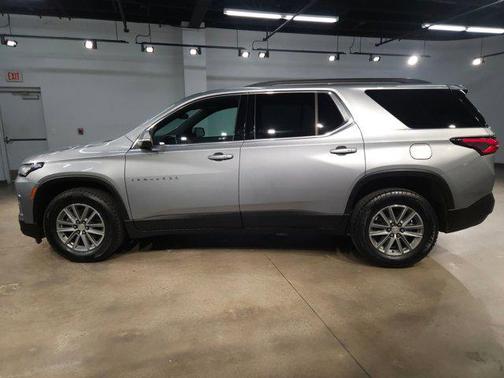 Sterling Gray Metallic 2023 Chevrolet Traverse LT Cloth