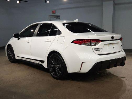 Ice Cap 2025 Toyota Corolla SE