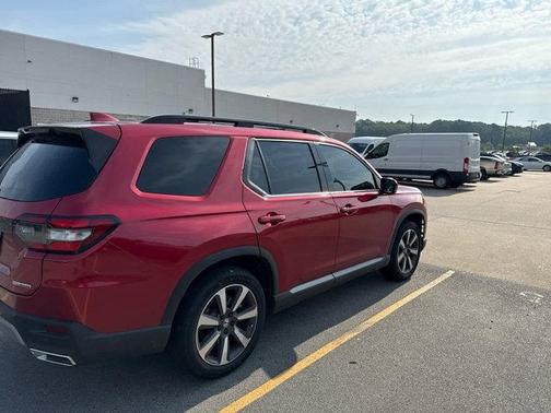 2025 Honda Pilot Touring 8-Passenger