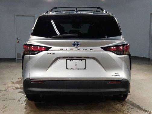 2022 Toyota Sienna XLE