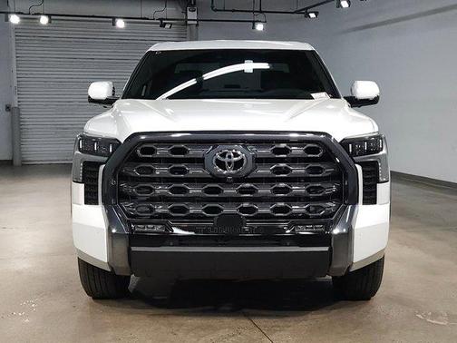 2025 Toyota Tundra Hybrid Platinum