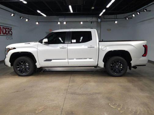 2025 Toyota Tundra Hybrid Platinum