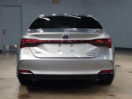 2022 Toyota Avalon Hybrid Limited