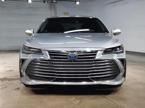 2022 Toyota Avalon Hybrid Limited