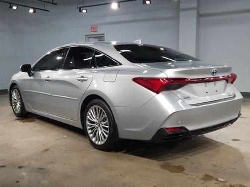 2022 Toyota Avalon Hybrid Limited