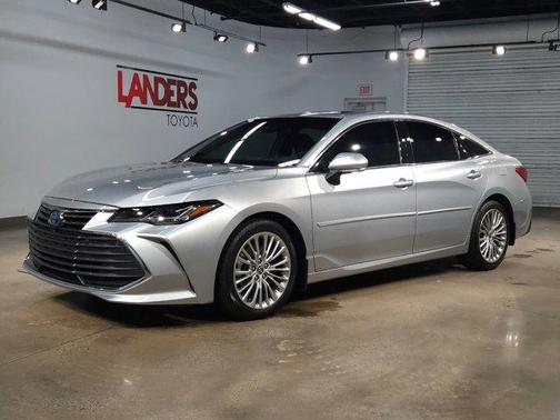 2022 Toyota Avalon Hybrid Limited